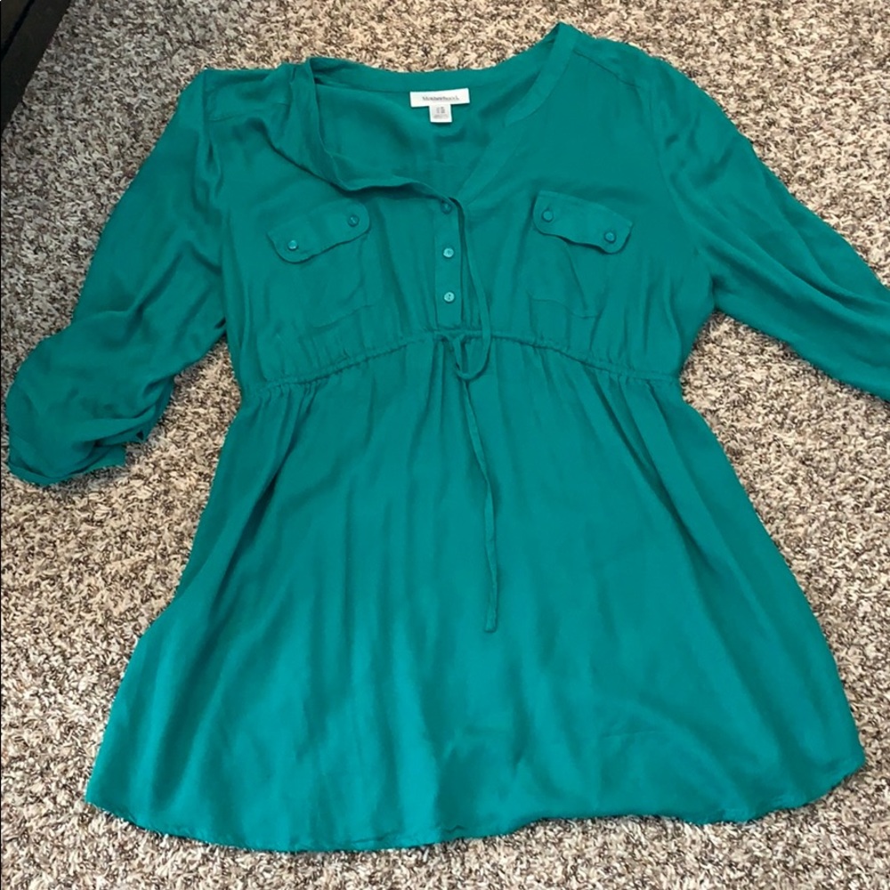Green maternity shirt